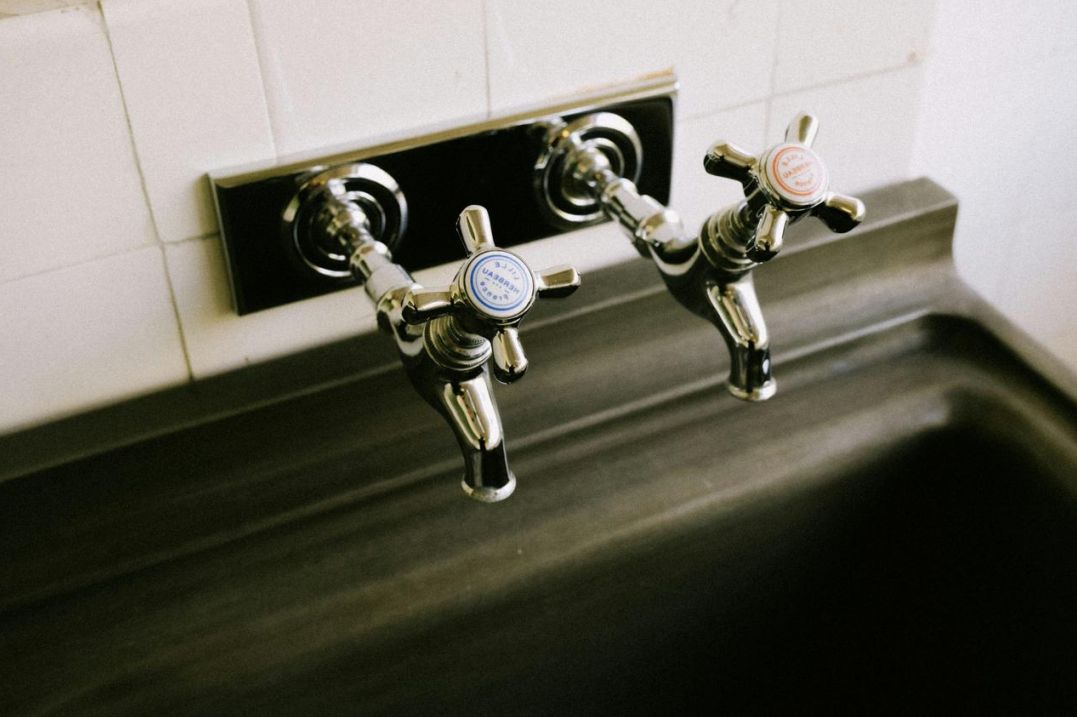 Millnay-AU interior repair background