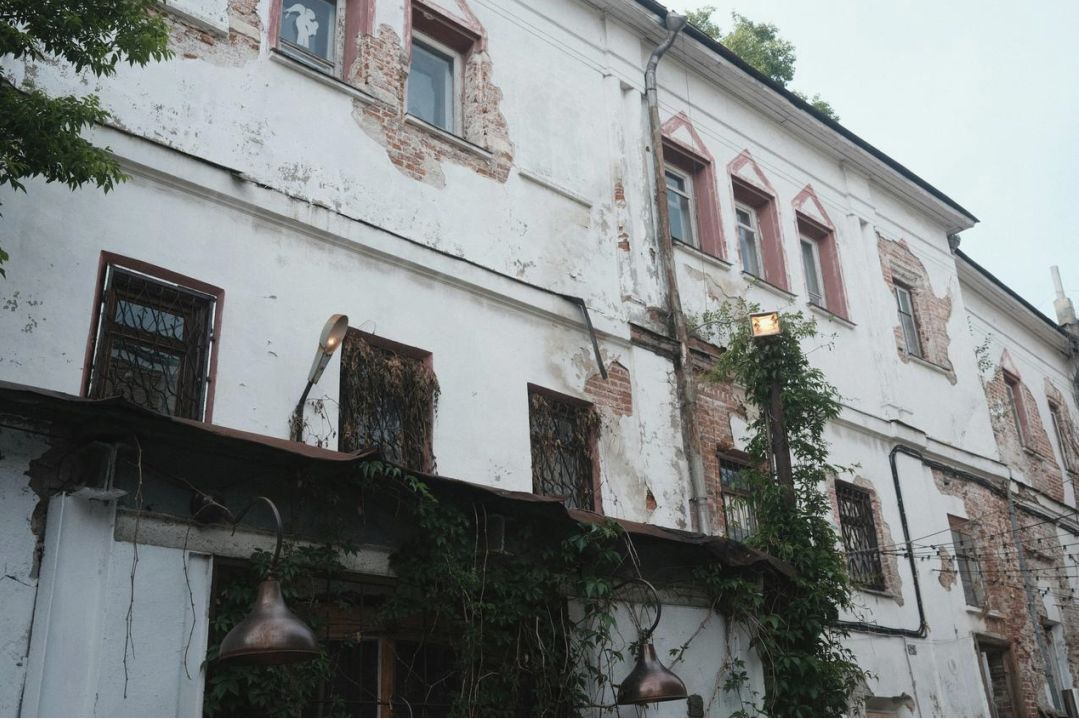 Team working on kitchen upgrade